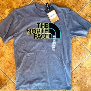 NWT Men’s The North Face Short Sleeved T-shirt